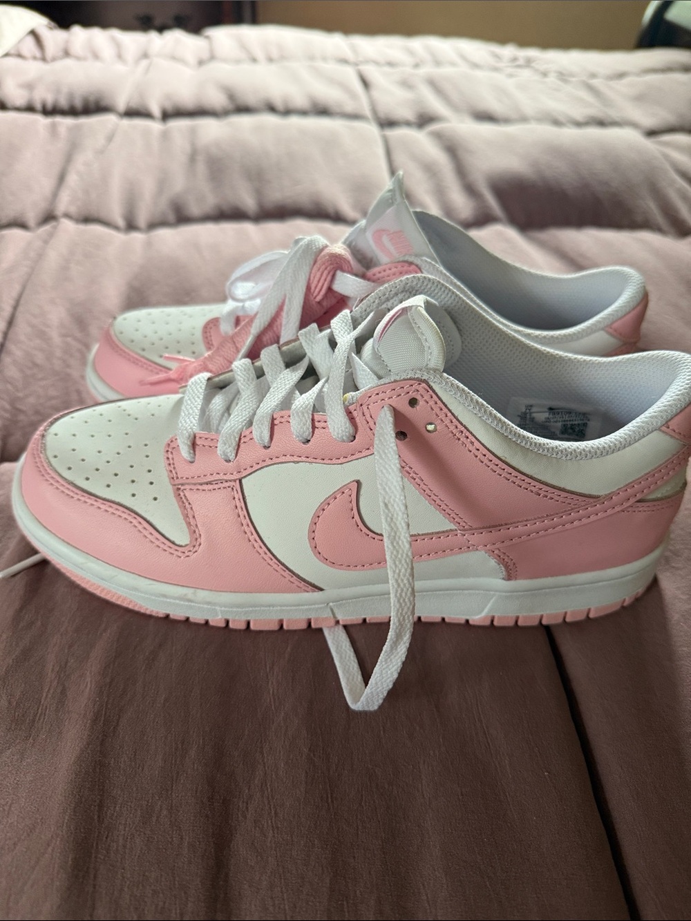 Nike Kids White and Pink Low-Top Sneakers